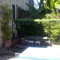 e davanti la pergola e davanti la pergola